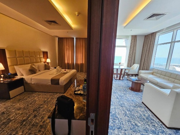 Dolphin Continental Hotel image 47